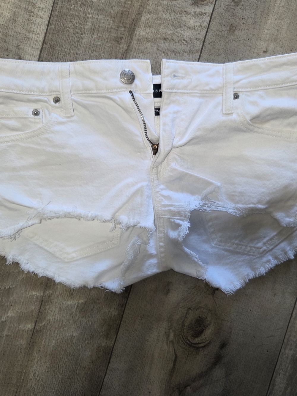 Aeropostale White Denim Low Rise Cutoff Shorts with Frayed Hem Size 2